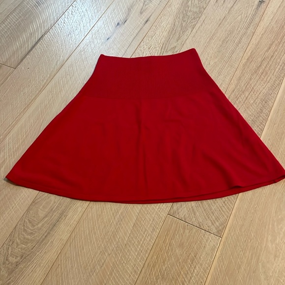 Lacoste 100% Merino wool skirt. Red. - Picture 2 of 9